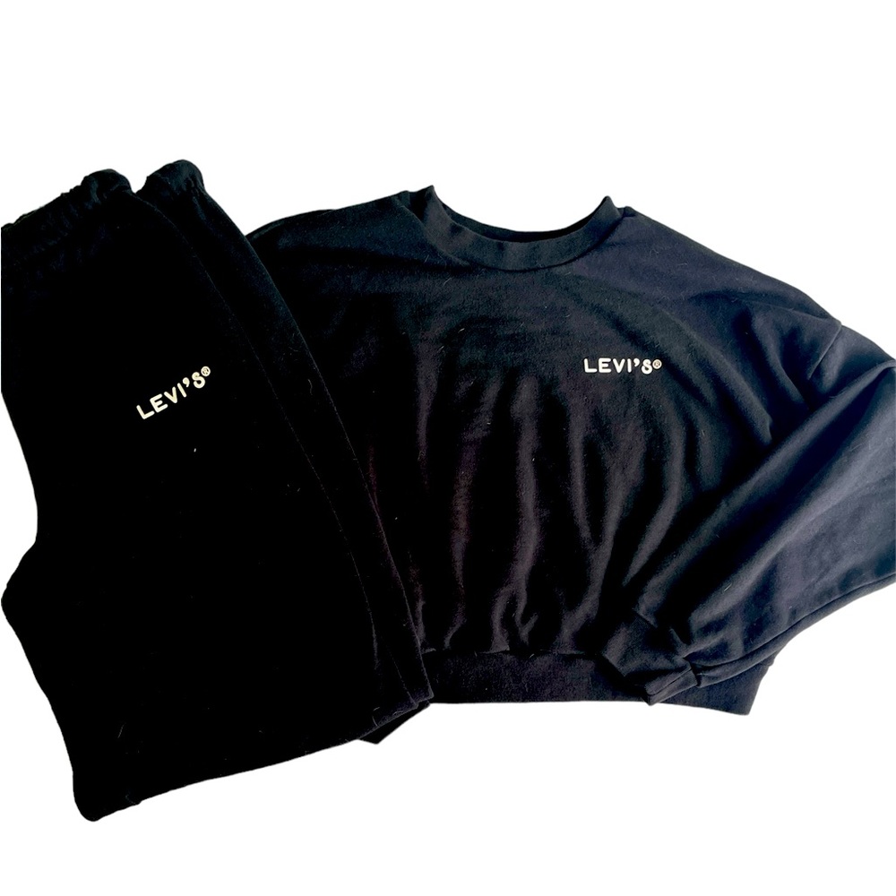 Levi's Black Track Pants & Cropped Sweatshirt Set